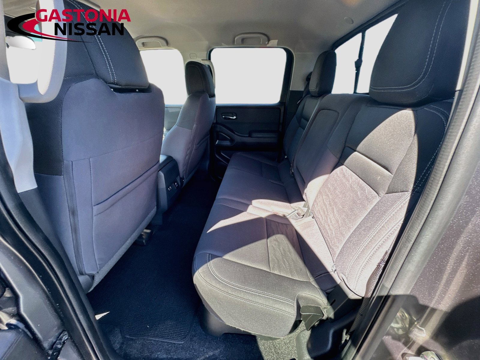 Used 2022 Nissan Frontier SV AWD/4WD image 31