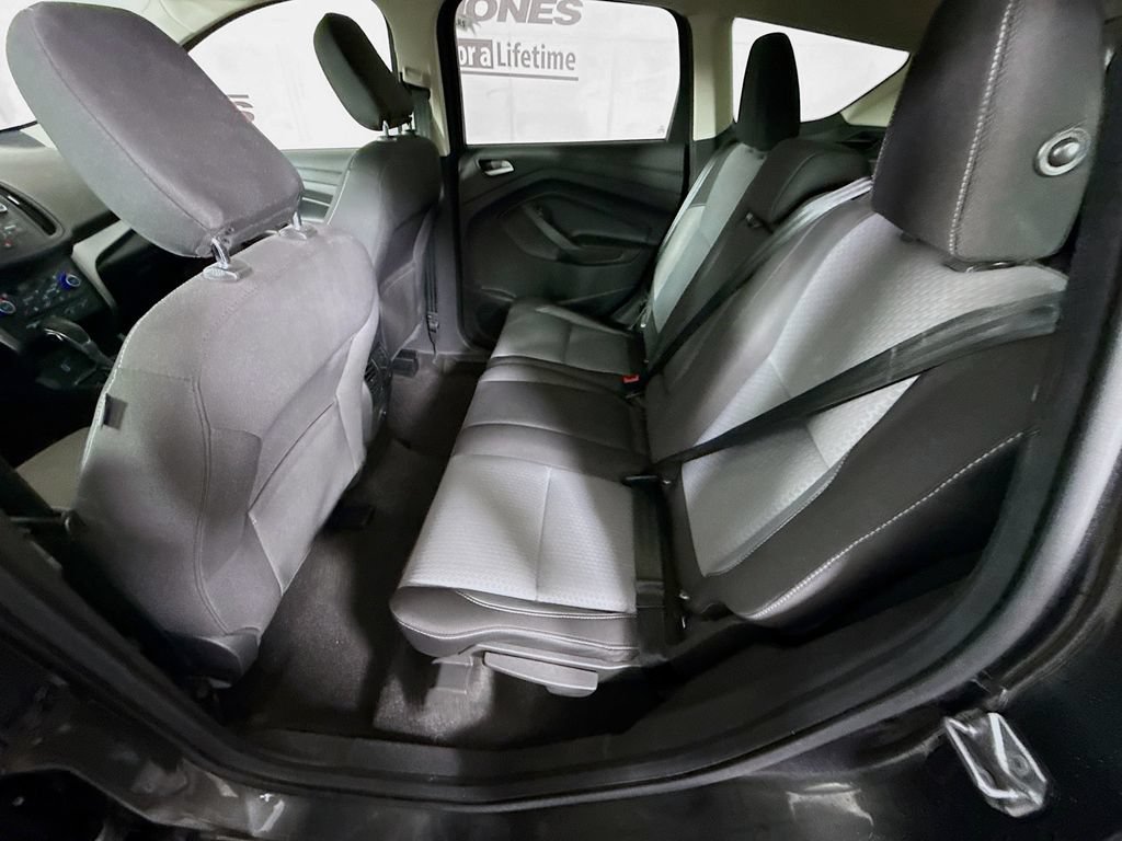 Used 2018 Ford Escape SE w/ Ford Safe & Smart Package FWD image 24