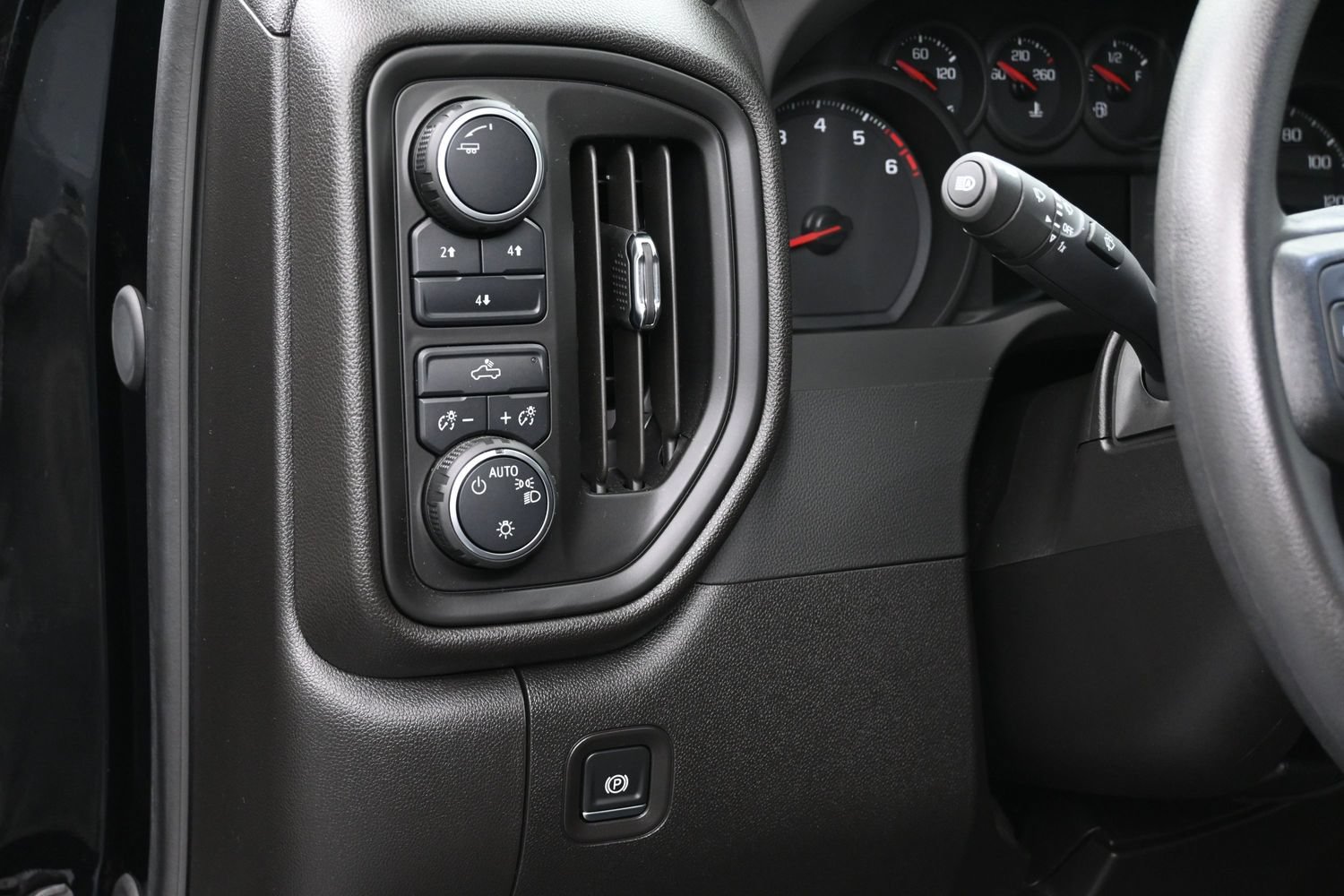 Used 2025 Chevrolet Silverado 2500 Custom w/ Z71 Off-Road Package AWD/4WD image 23