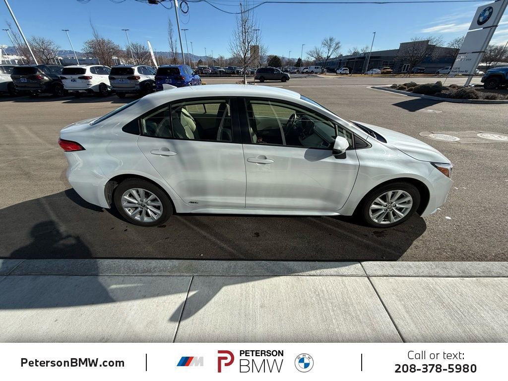 Used 2025 Toyota Corolla LE w/ LE Premium Package image 6