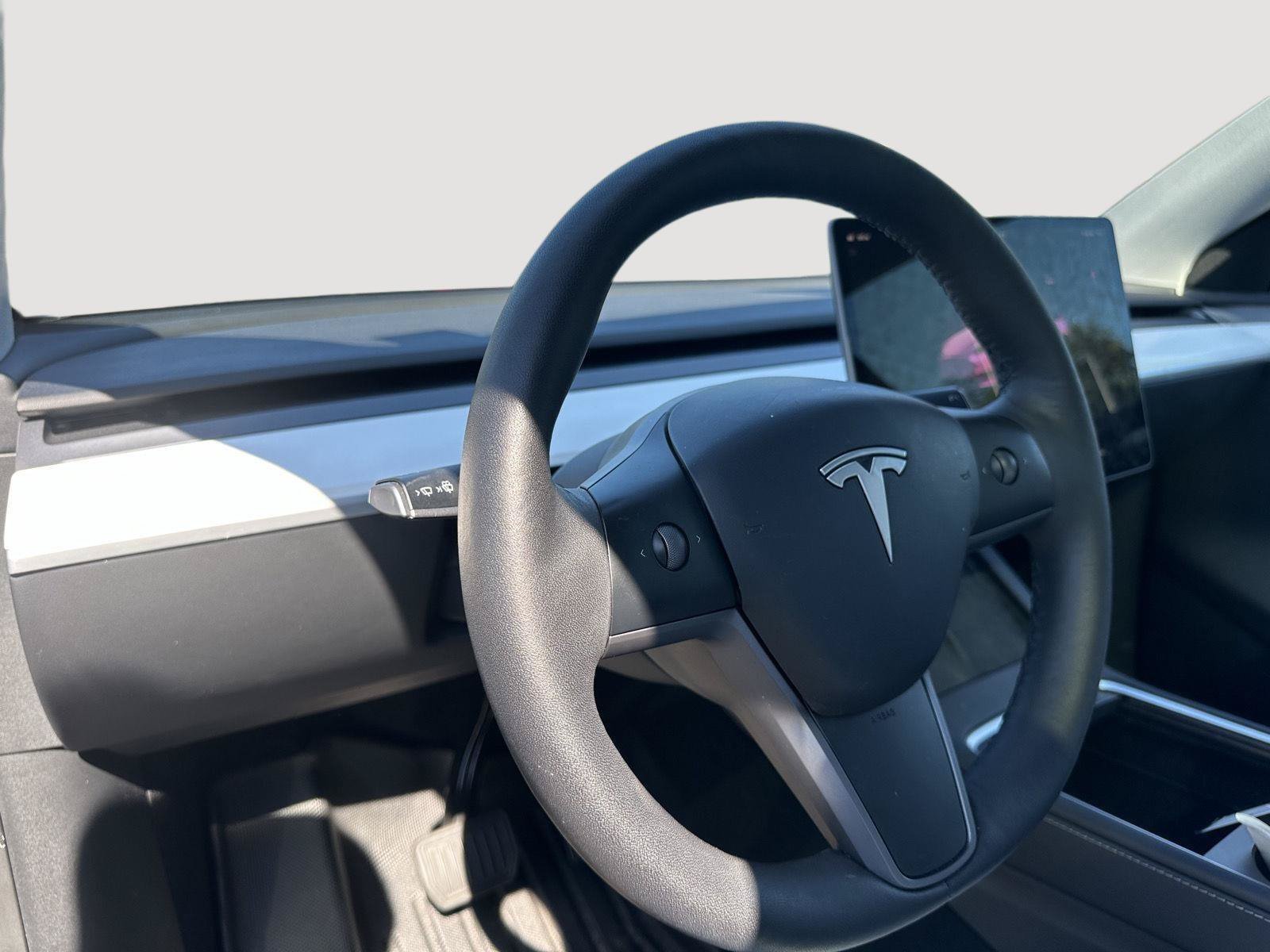 Used 2023 Tesla Model Y Long Range AWD/4WD image 11