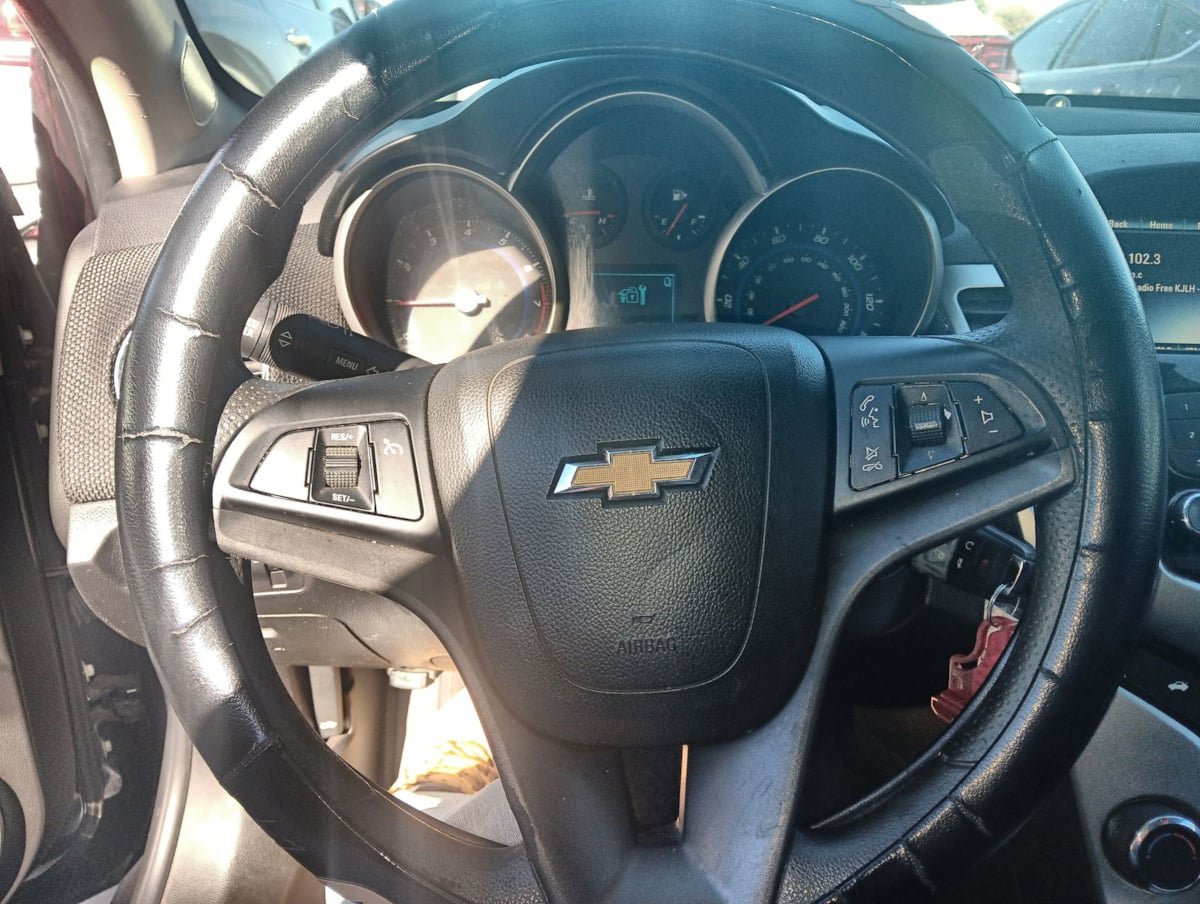 Used 2016 Chevrolet Cruze LT FWD image 8