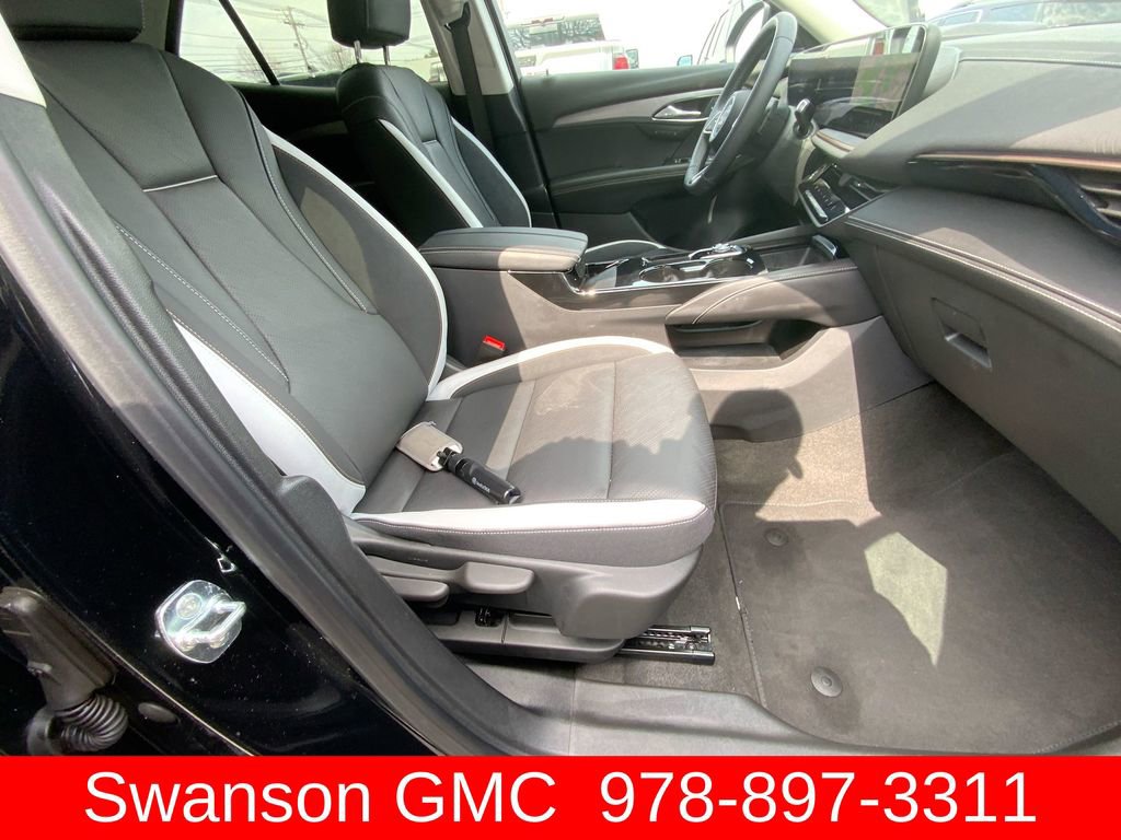 Certified 2025 Buick Envision Sport Touring image 28