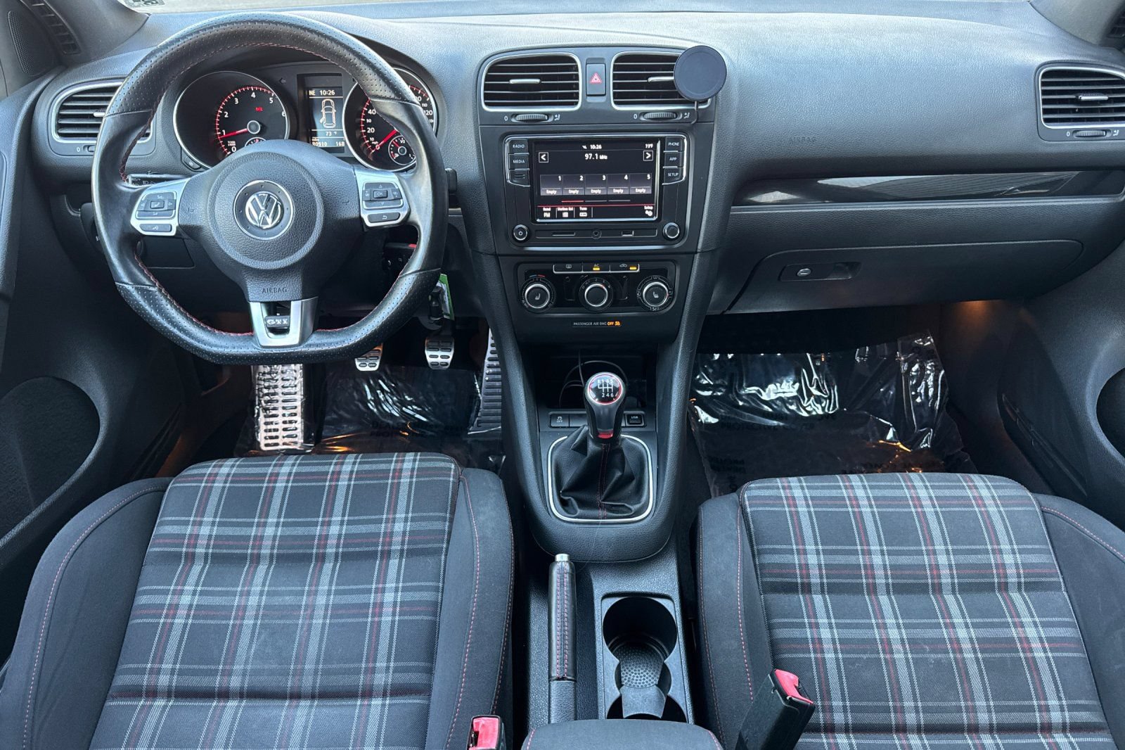 Used 2012 Volkswagen Golf 4-Door FWD image 14