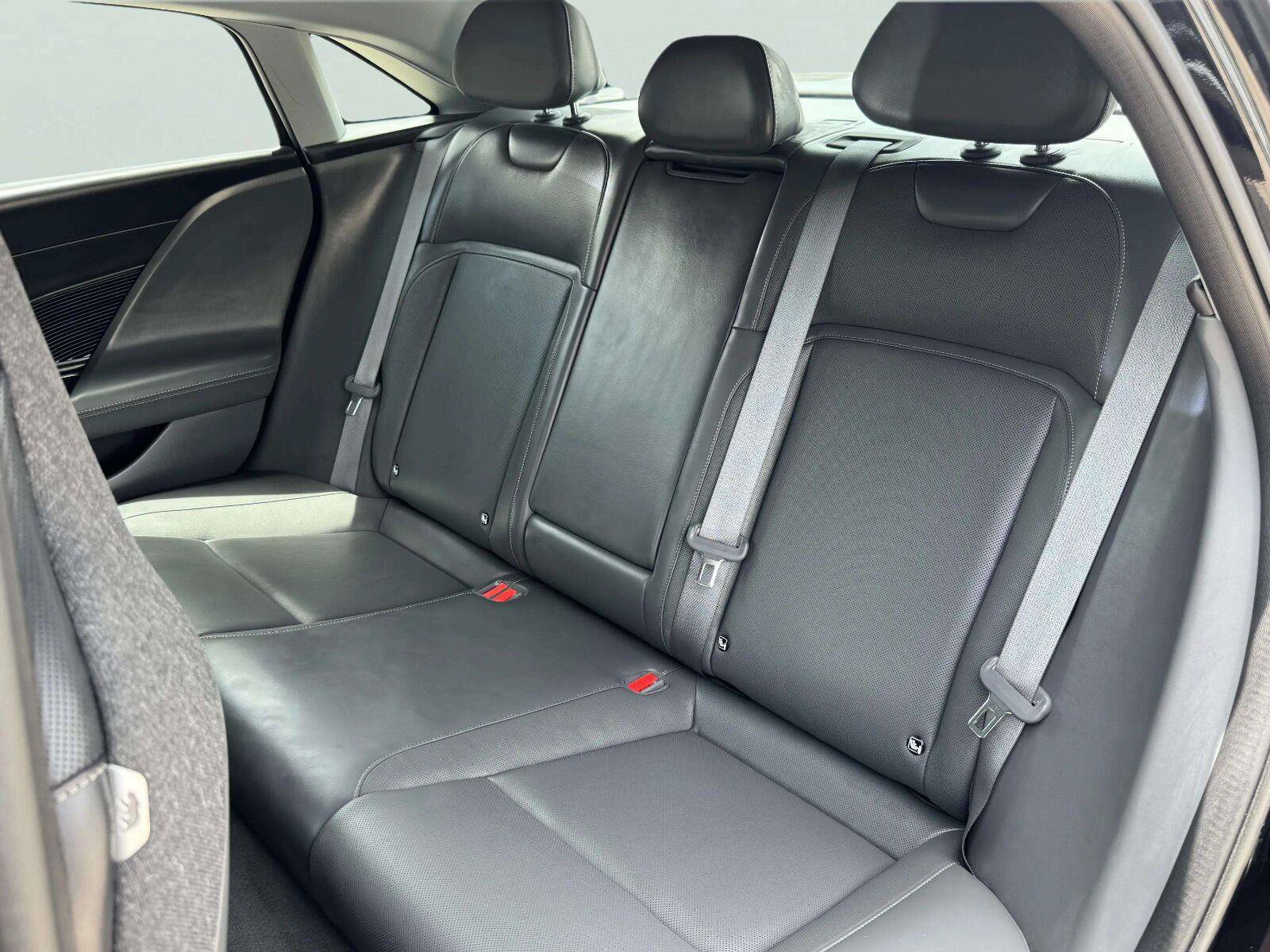 Used 2025 Lucid Air Pure RWD image 45
