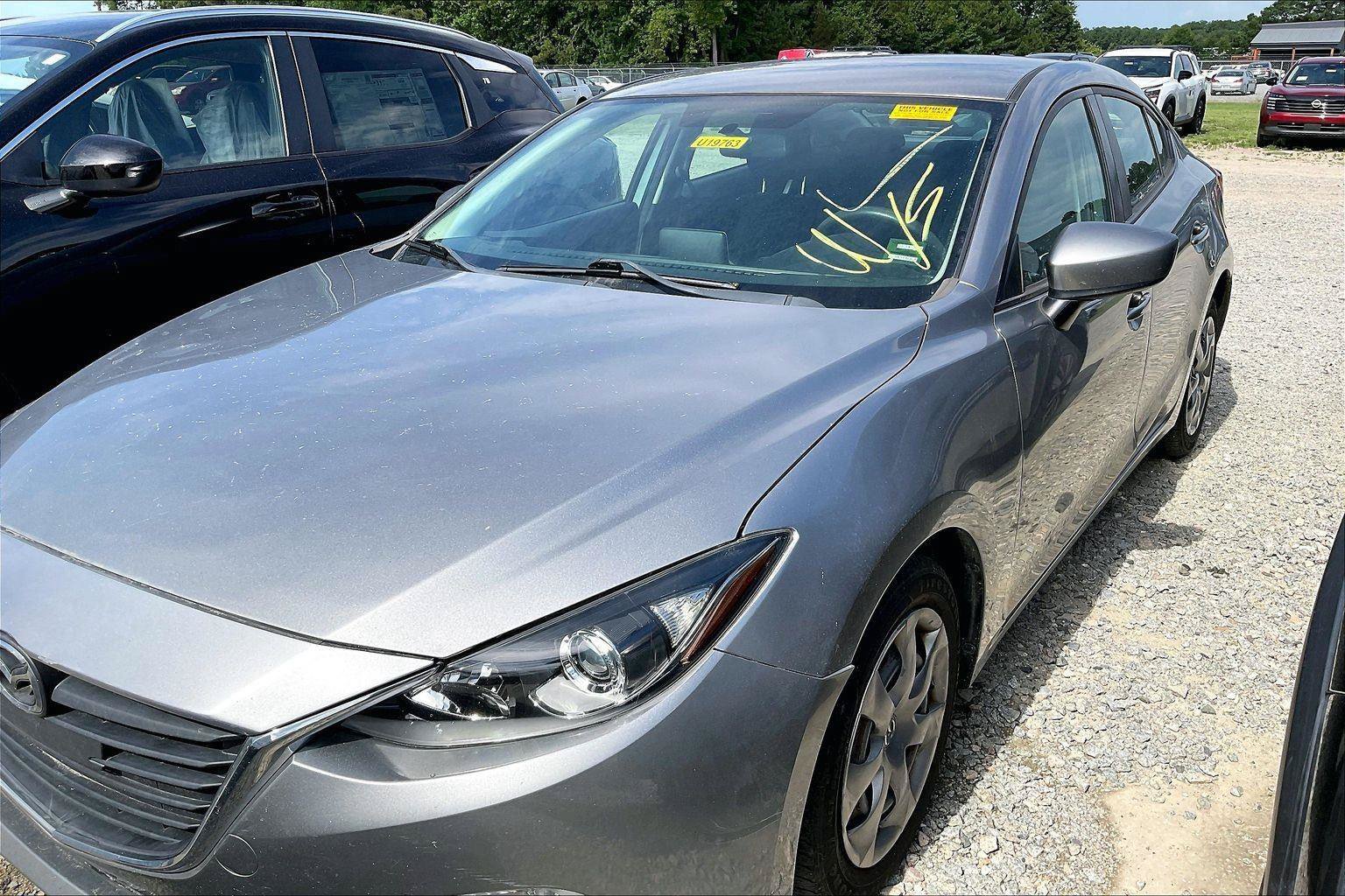 Used 2015 MAZDA MAZDA3 i Sport FWD image 2