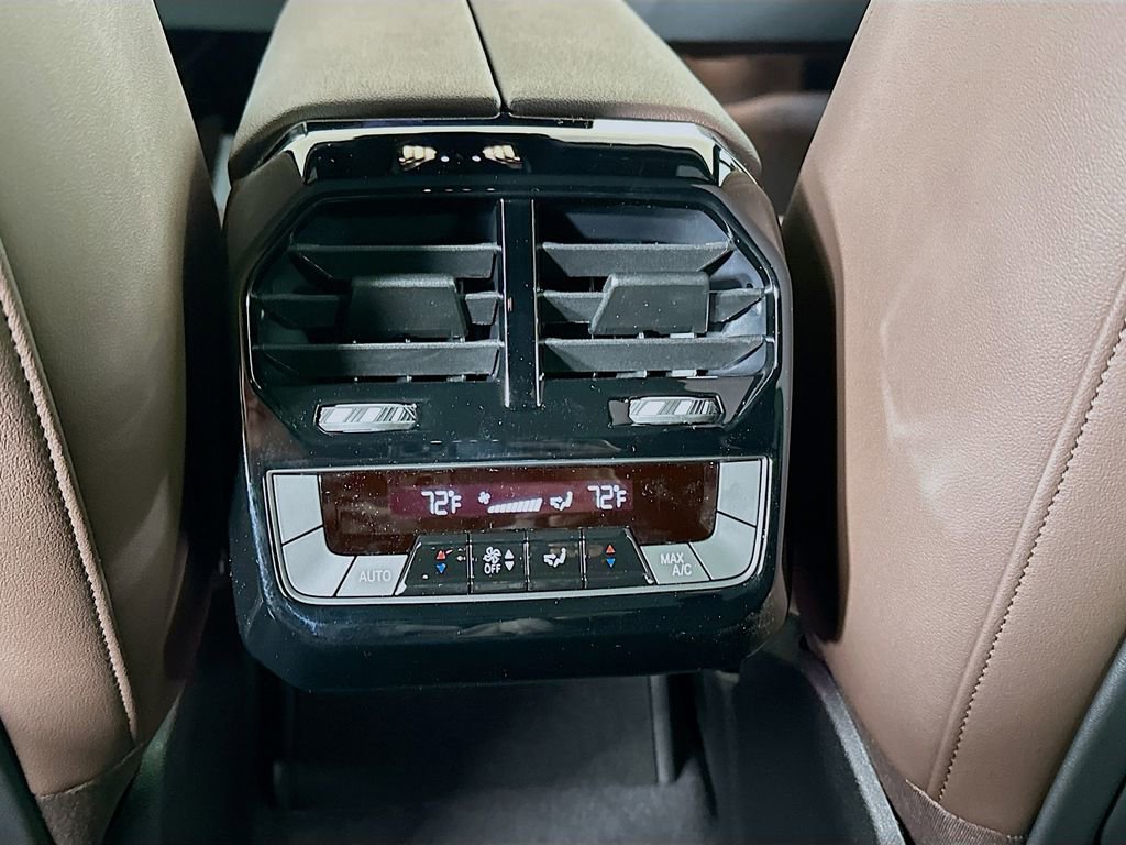 Used 2025 BMW iX xDrive50 image 32