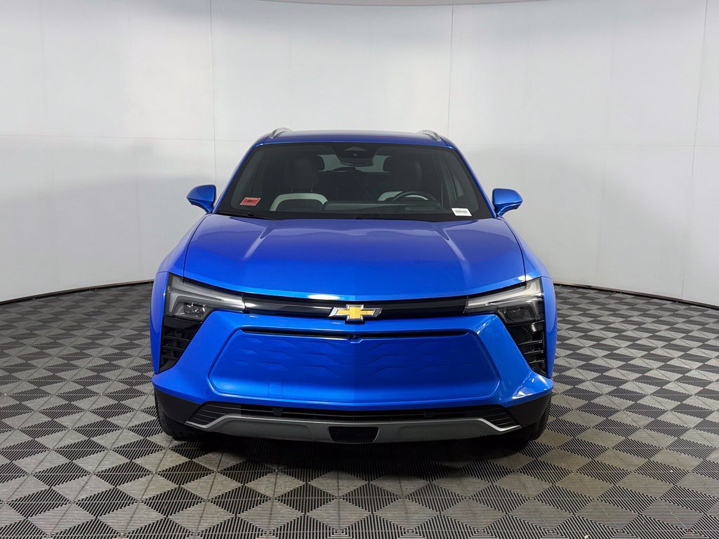 Used 2024 Chevrolet Blazer EV LT AWD/4WD image 2