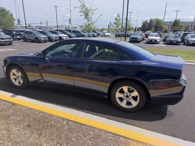 Used 2013 Dodge Charger SE RWD image 9