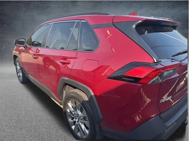 Used 2020 Toyota RAV4 XLE Premium FWD image 2