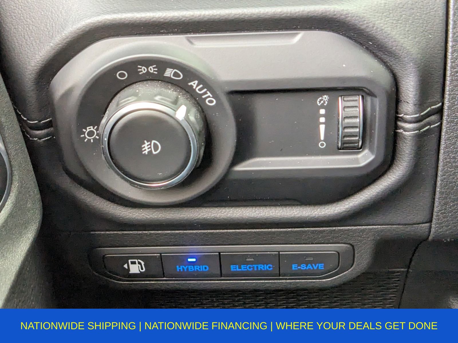 Used 2024 Jeep Wrangler Unlimited Sahara w/ Technology Group image 41