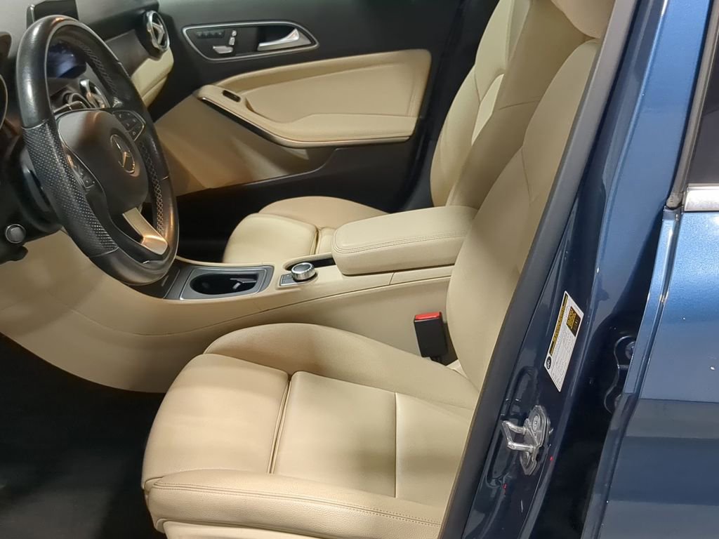 Used 2019 Mercedes-Benz GLA 250 4MATIC image 16