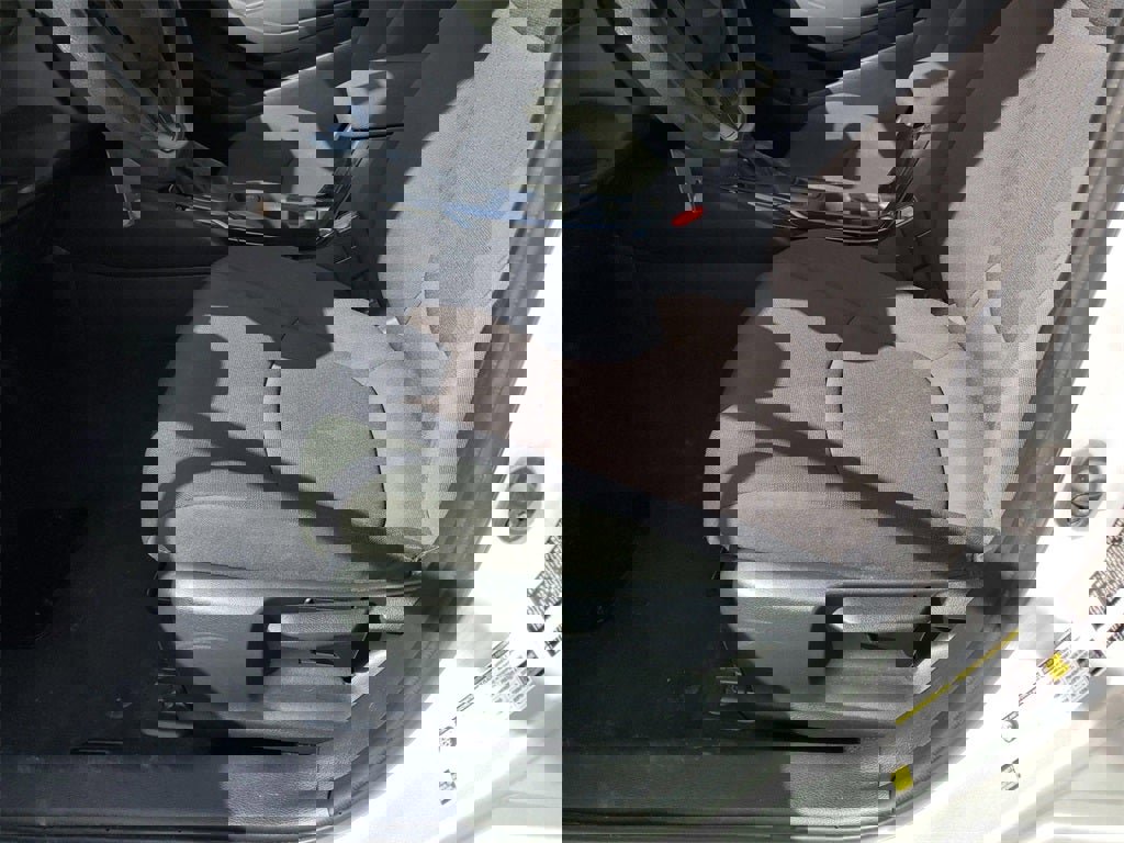 Used 2022 Toyota Corolla LE image 14