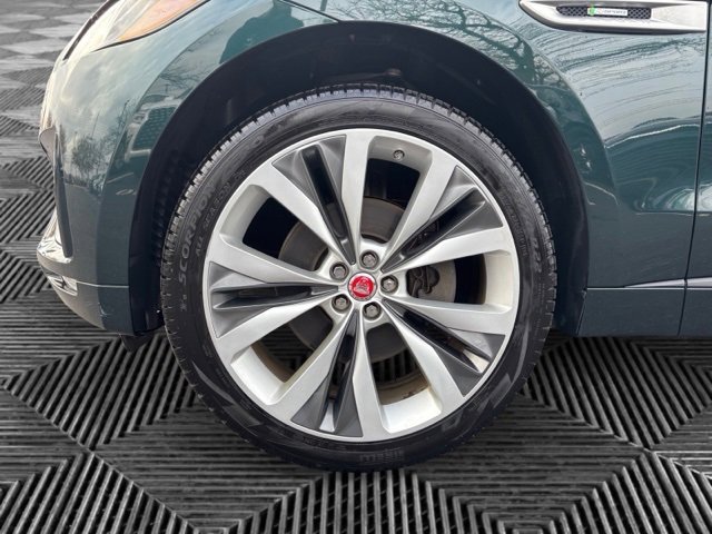 Used 2018 Jaguar F-PACE R-Sport image 28