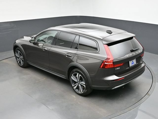 Used 2025 Volvo V60 B5 Cross Country Plus AWD/4WD image 42