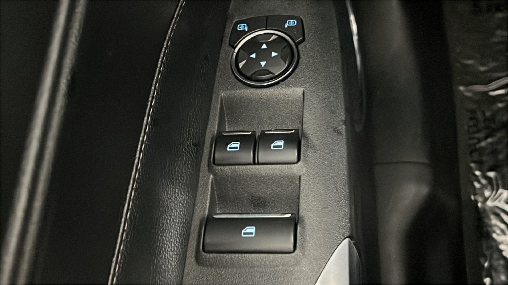 Used 2018 Ford Mustang Premium RWD image 28