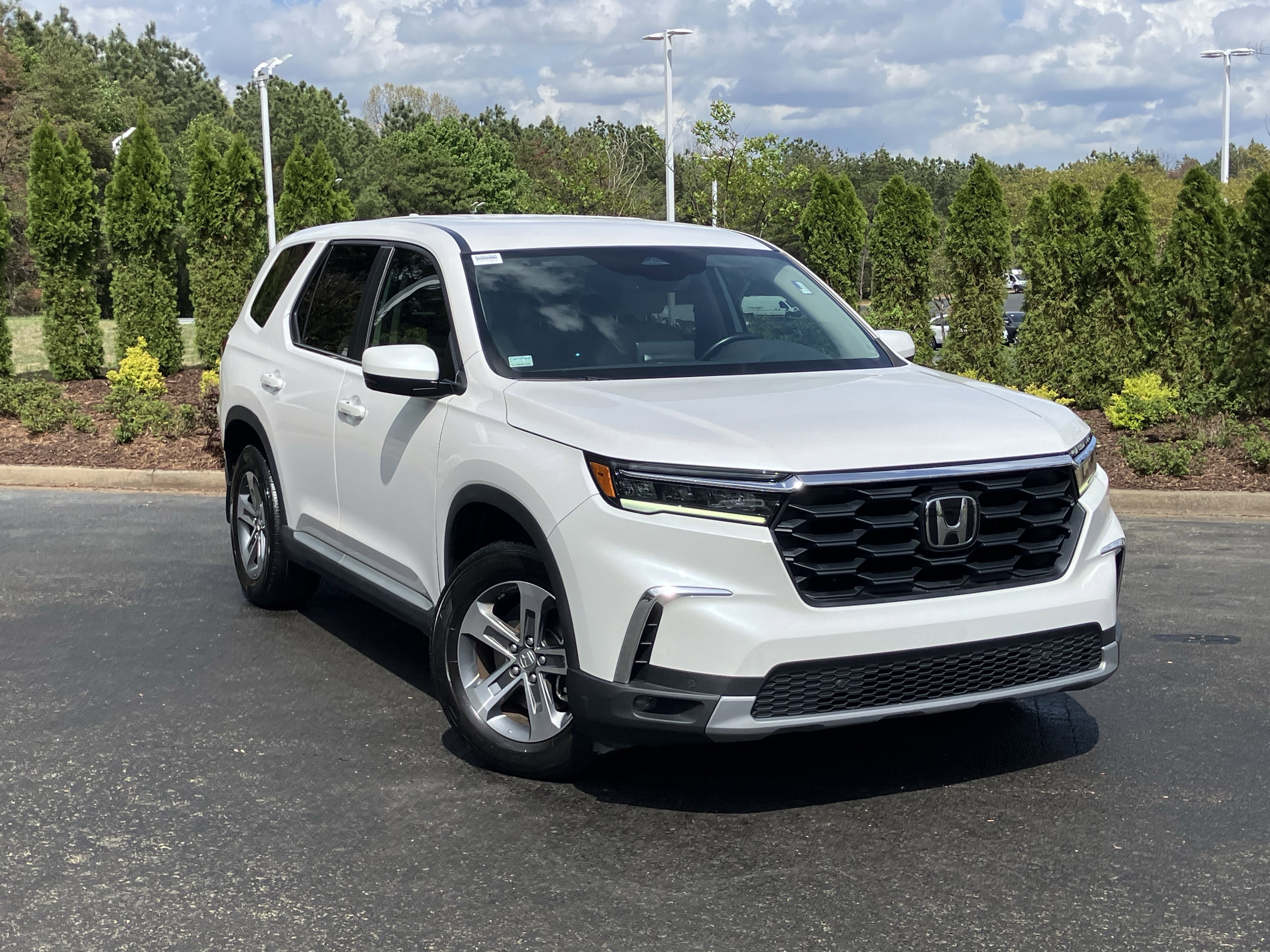 Certified 2025 Honda Pilot EX-L image 2