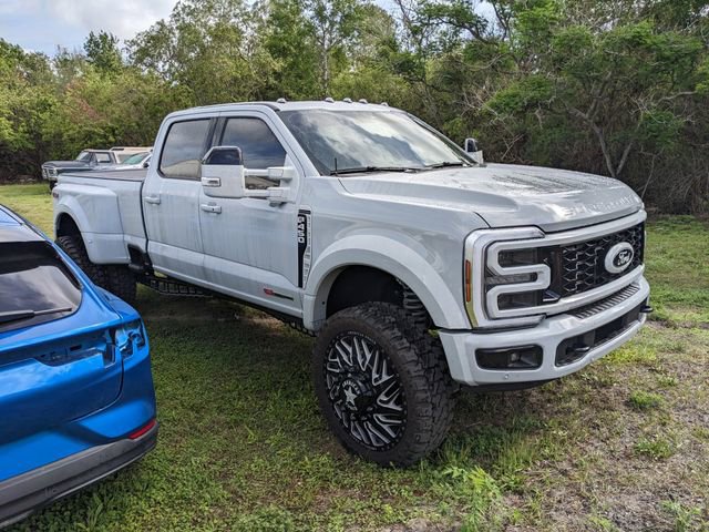 Used 2026 Ford F450 Platinum w/ FX4 Off-Road Package image 3