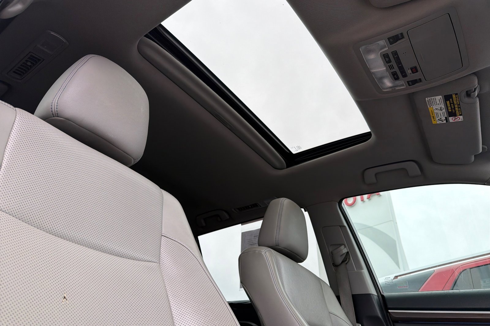 Used 2016 Toyota Highlander Limited image 14