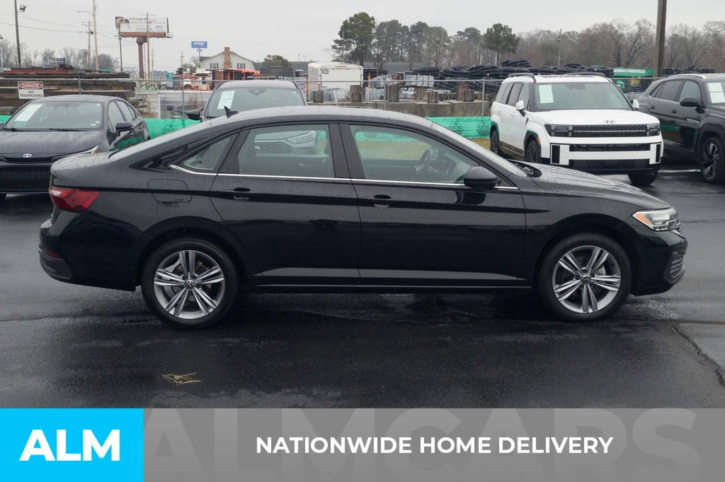 Used 2024 Volkswagen Jetta SE image 4