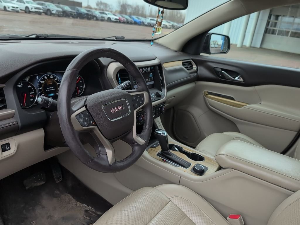 Used 2018 GMC Acadia Denali image 9