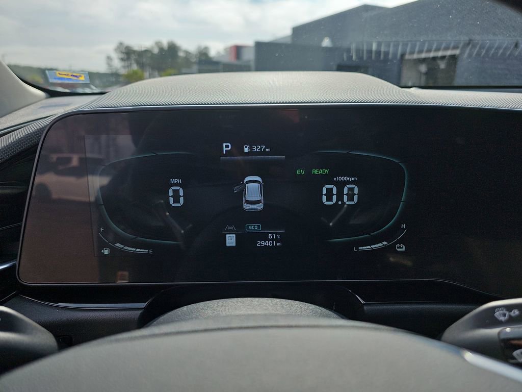 Used 2023 Kia Niro SX Touring image 23
