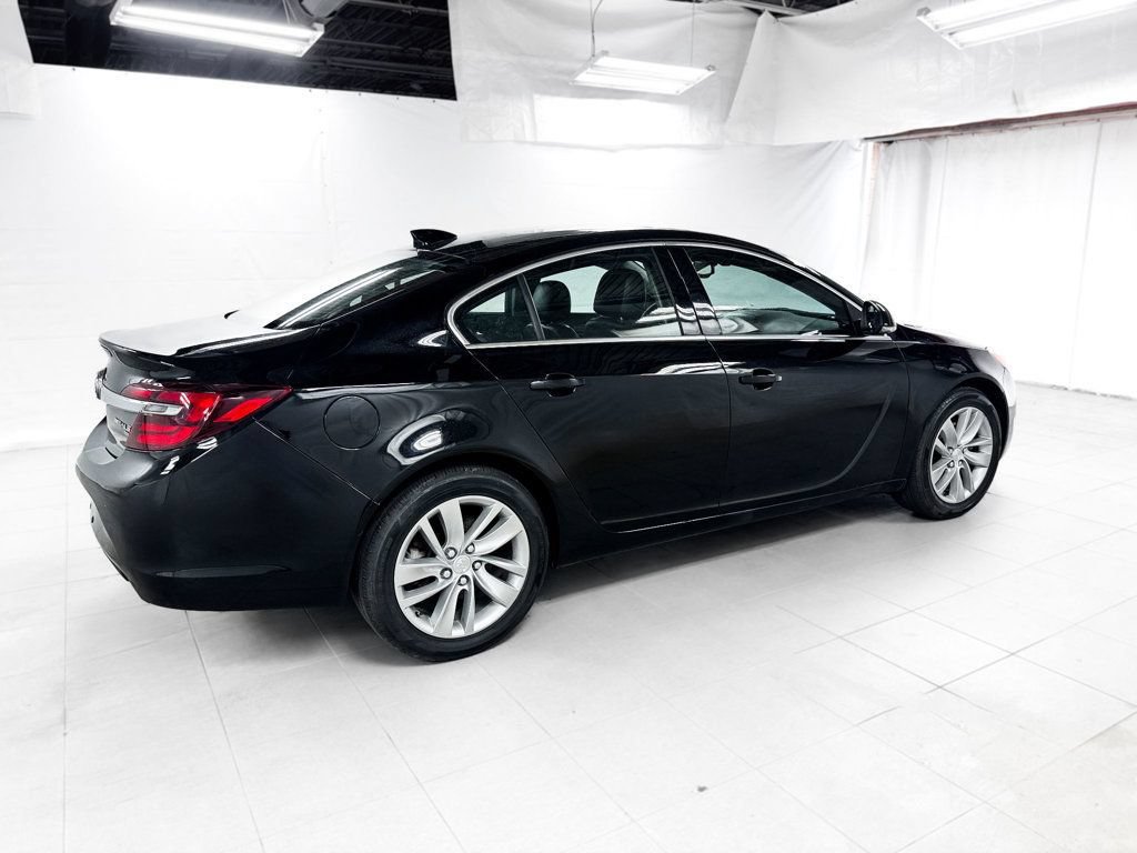 Used 2017 Buick Regal Premium AWD image 7