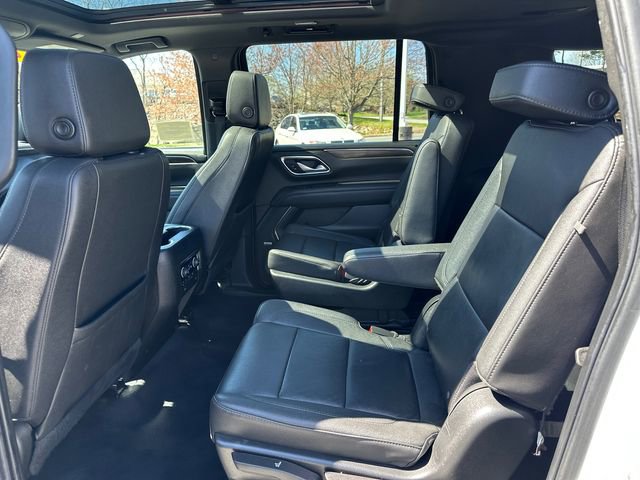 Used 2022 Chevrolet Suburban LT w/ LT Signature Plus Package AWD/4WD image 19