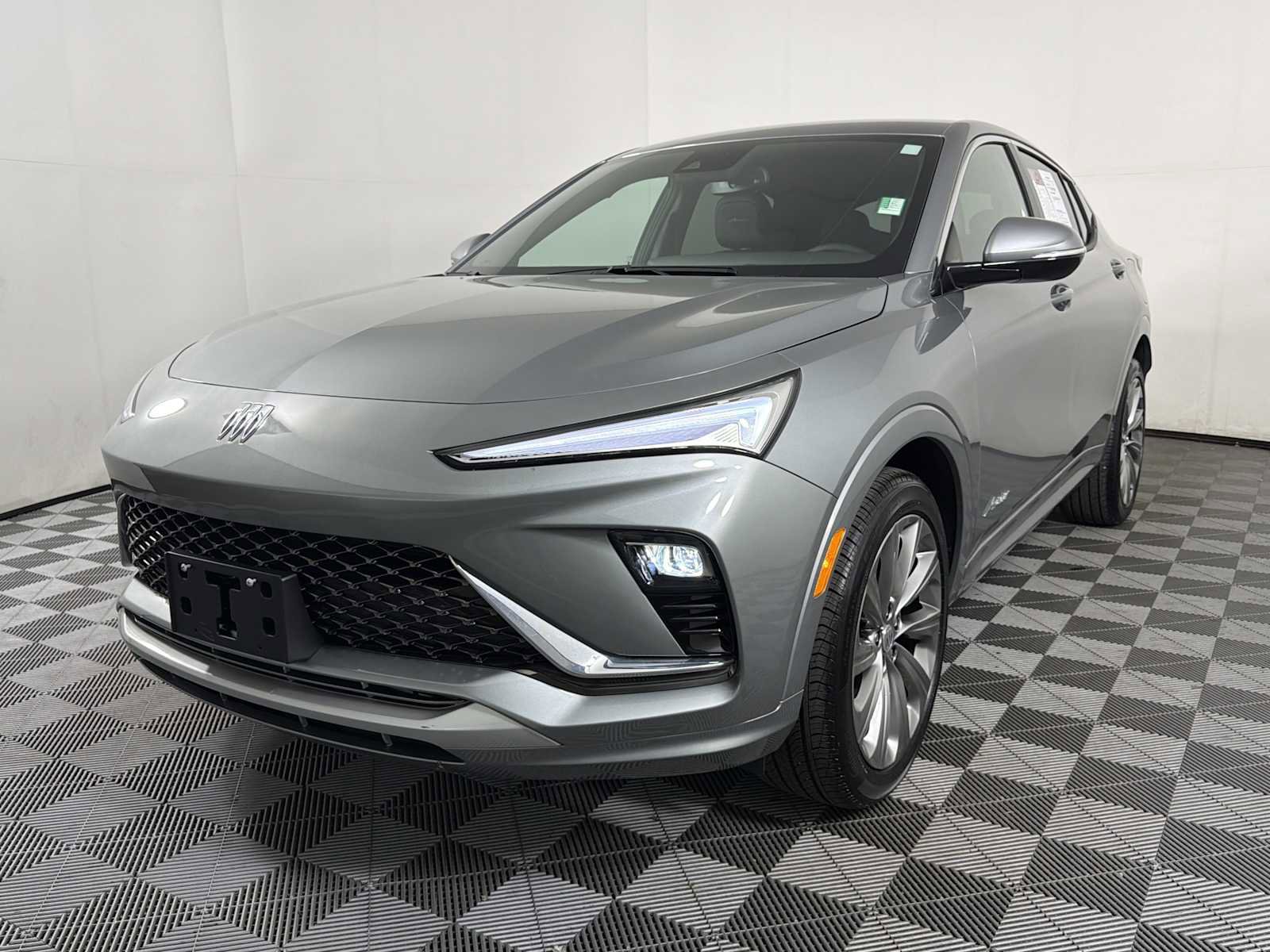 Certified 2024 Buick Envista Avenir image 3