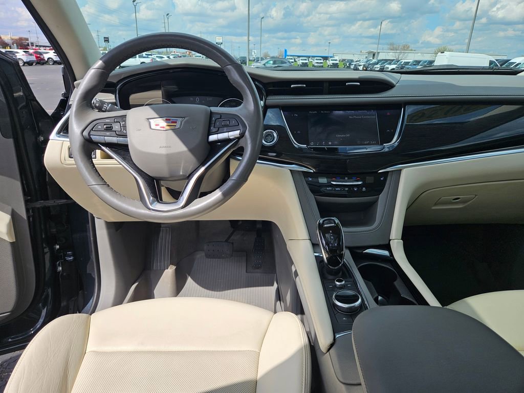 Used 2020 Cadillac XT6 Premium Luxury w/ LPO, Floor Liner Package FWD image 20