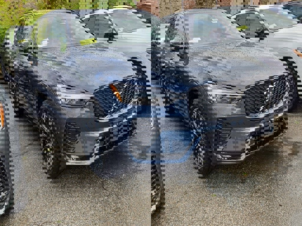 New 2026 Volvo XC60 B5 Plus w/ Climate Package image 2