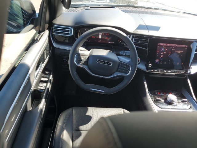 Used 2022 Jeep Wagoneer Series III AWD/4WD image 10