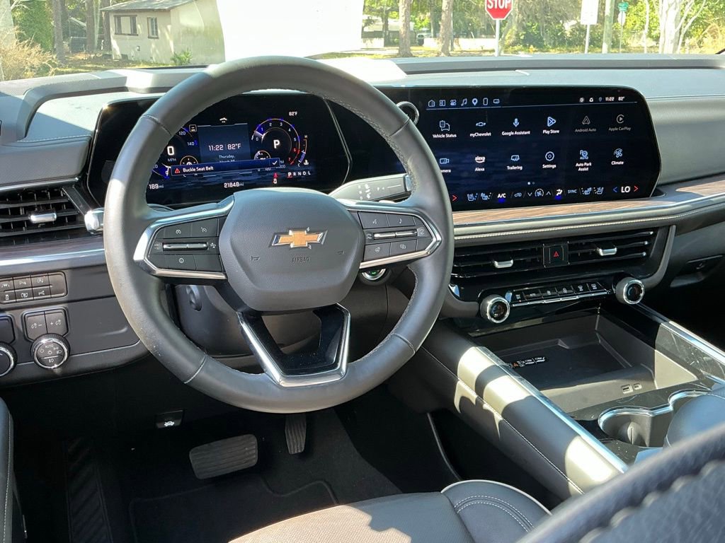 Used 2025 Chevrolet Suburban Premier image 31