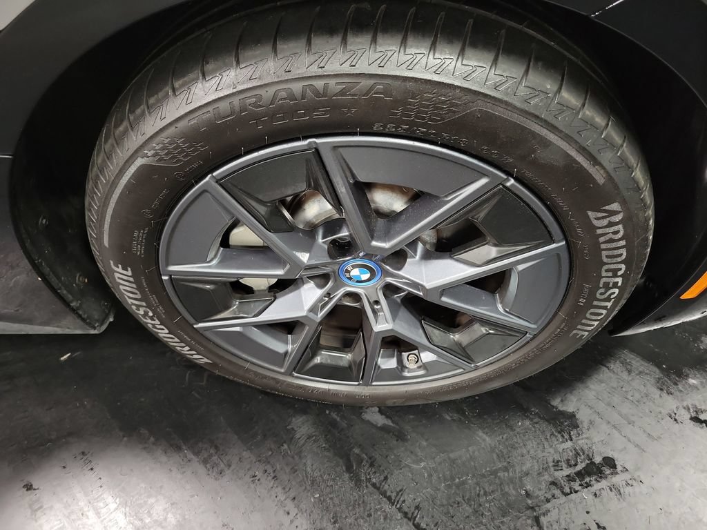 Used 2023 BMW i4 eDrive35 w/ Premium Package RWD image 10