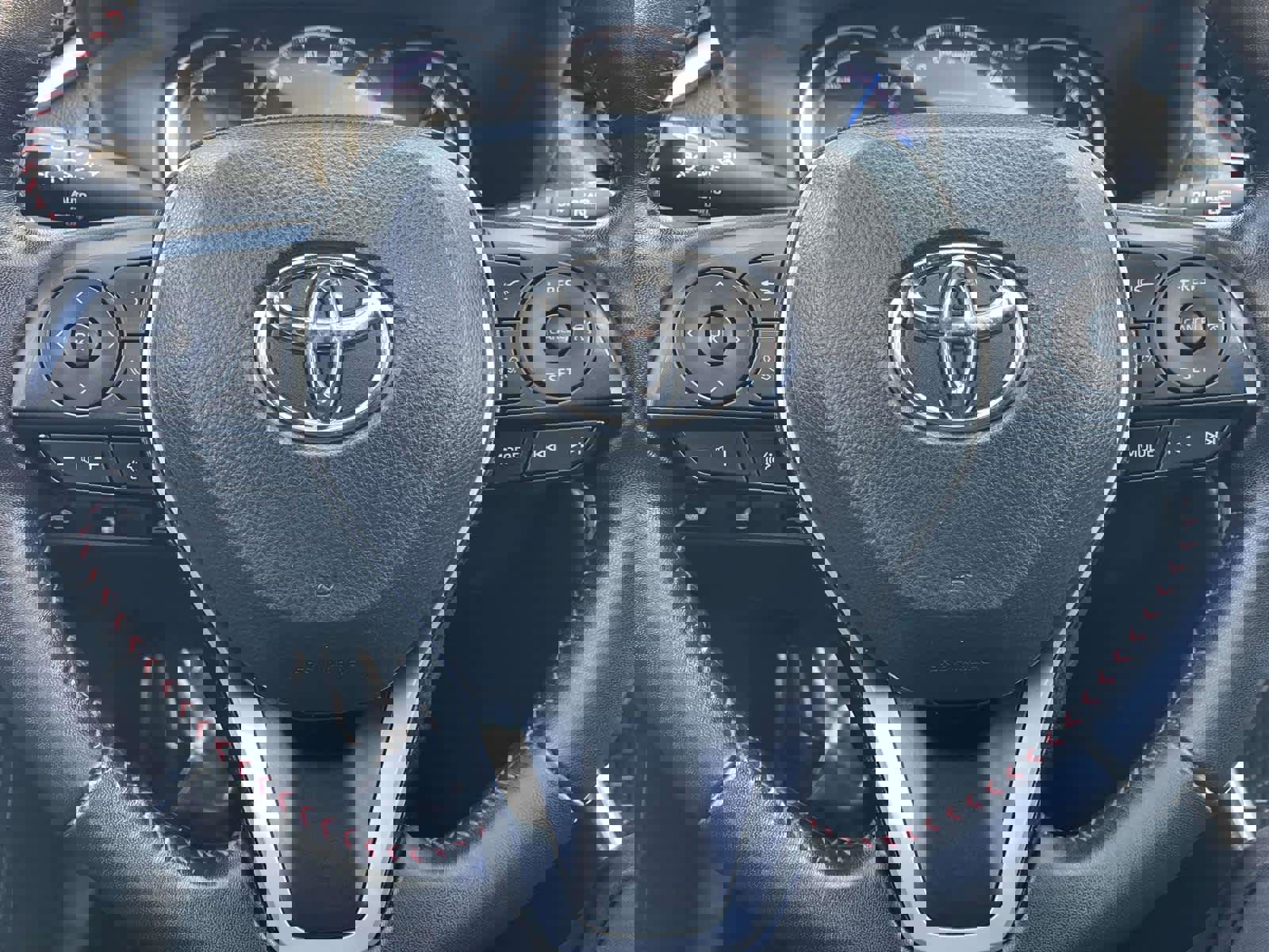 Used 2023 Toyota RAV4 SE image 14