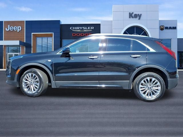 Used 2024 Cadillac XT4 Premium Luxury AWD/4WD image 2