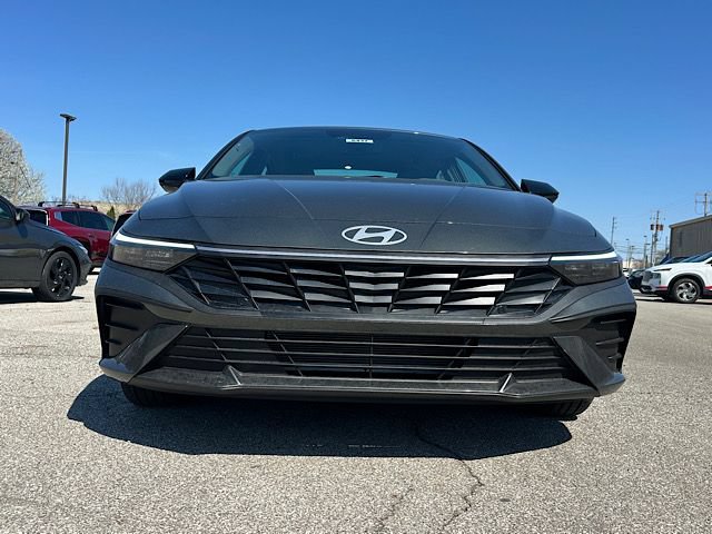 Used 2026 Hyundai Elantra Sport FWD image 12