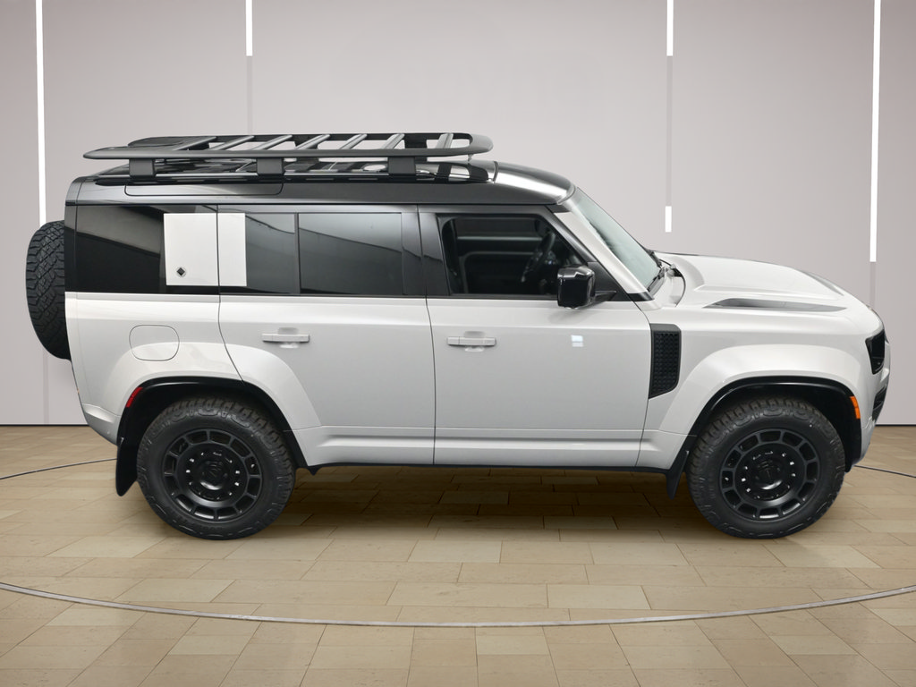 New 2026 Land Rover Defender 110 AWD/4WD image 34