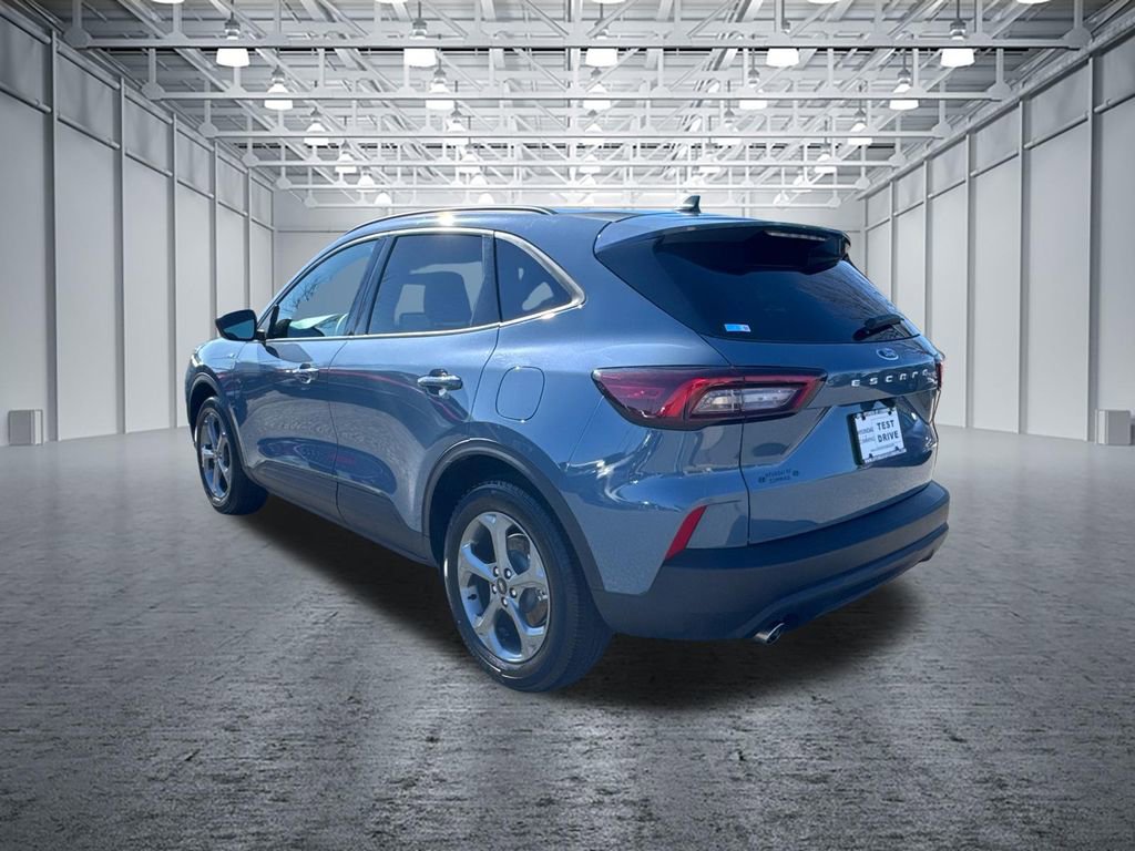 Used 2025 Ford Escape ST-Line FWD image 5