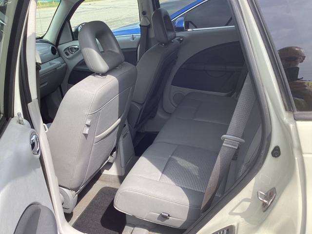 Used 2008 Chrysler PT Cruiser Touring FWD image 9