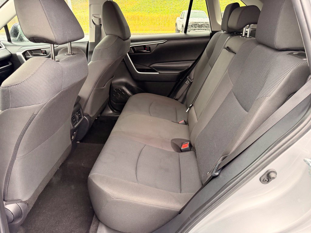 Used 2025 Toyota RAV4 LE AWD/4WD image 30