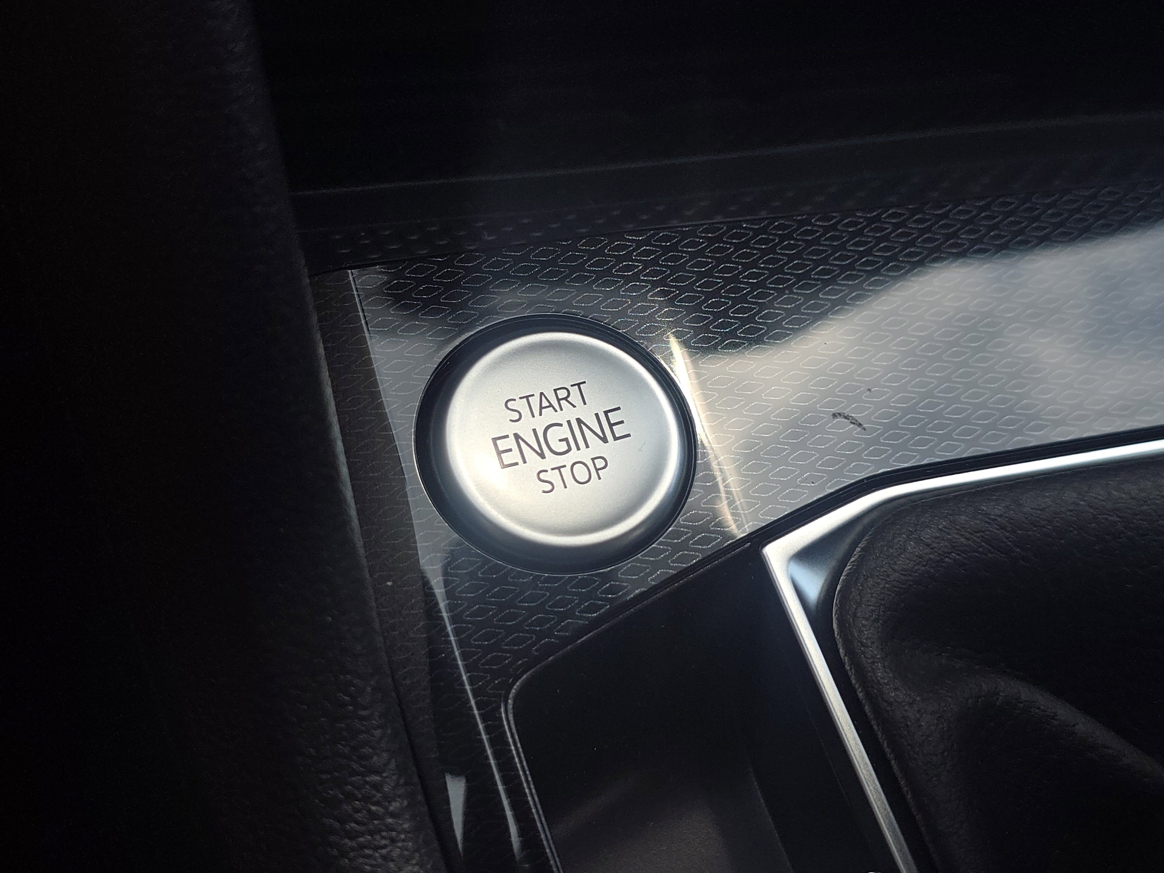 New 2025 Volkswagen Taos SE image 27