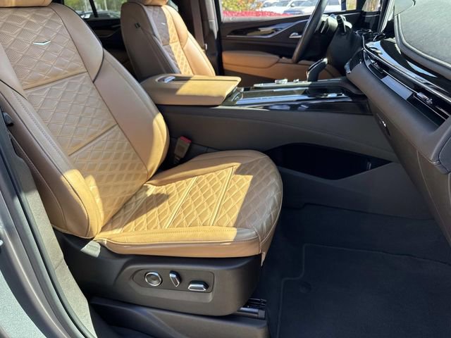 Used 2023 Cadillac Escalade Sport w/ LPO, ONYX Package image 9