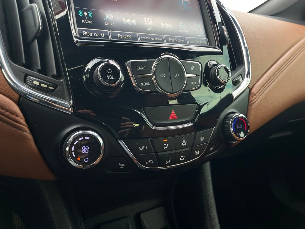 Used 2017 Chevrolet Cruze Premier image 18