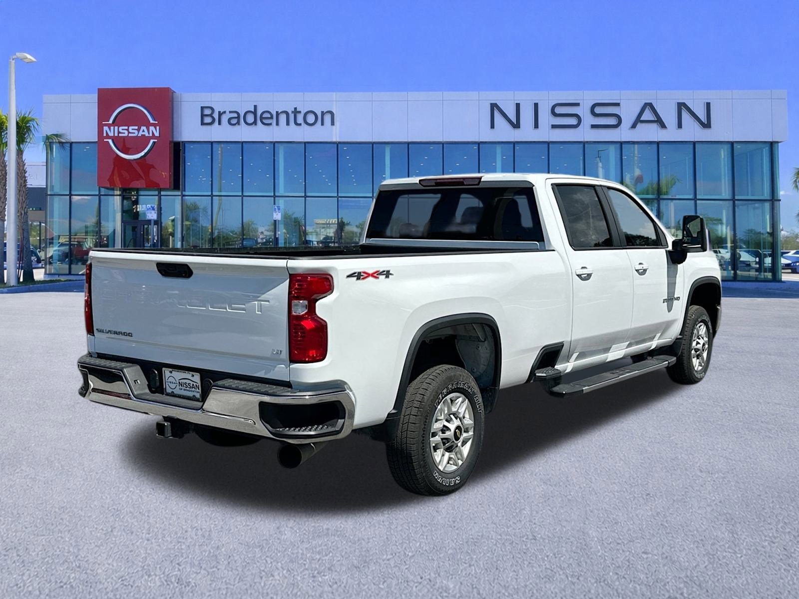 Used 2024 Chevrolet Silverado 2500 LT image 5