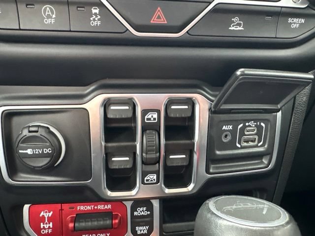 Used 2022 Jeep Gladiator Rubicon w/ Cold Weather Group AWD/4WD image 11