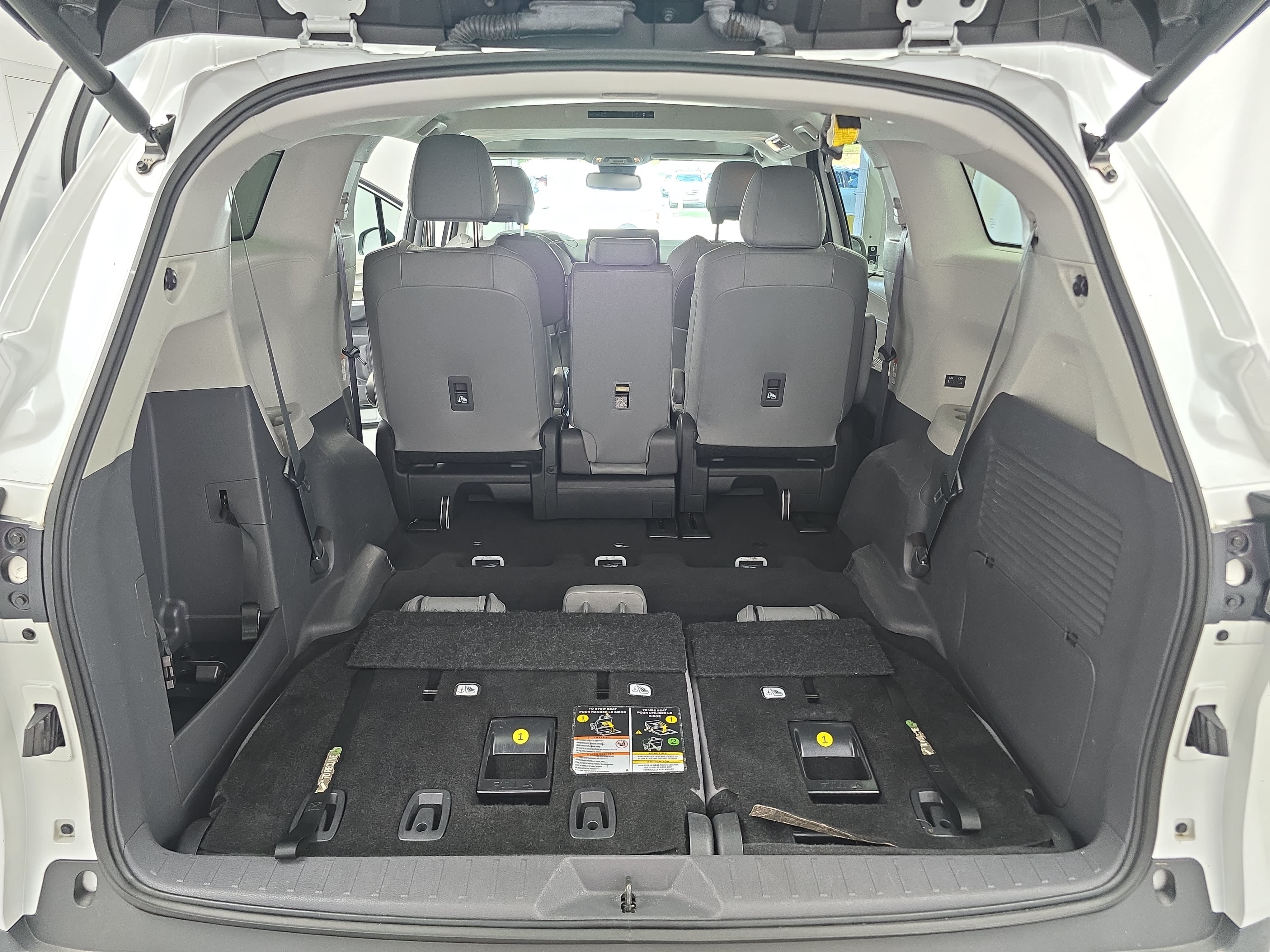 Used 2024 Toyota Sienna XLE FWD image 13