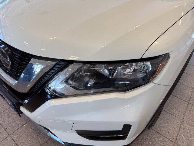 Used 2018 Nissan Rogue SV w/ Sun & Sound Touring Package AWD/4WD image 38