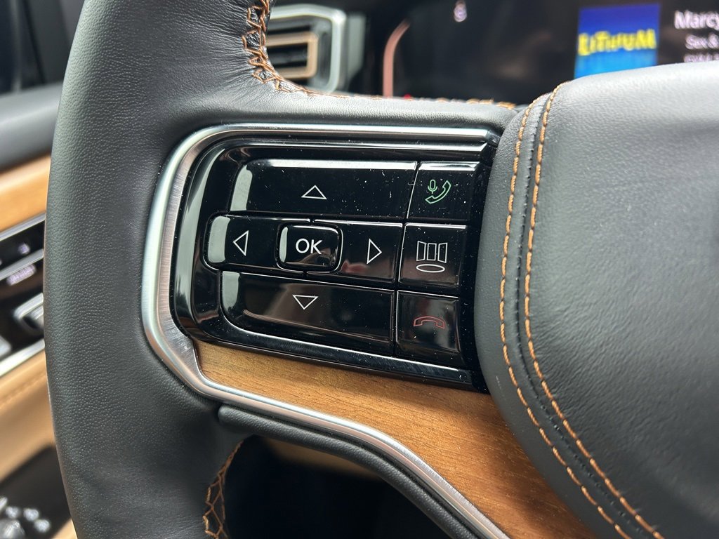 Used 2024 Jeep Grand Wagoneer Series III w/ HD Trailer Tow Package image 26