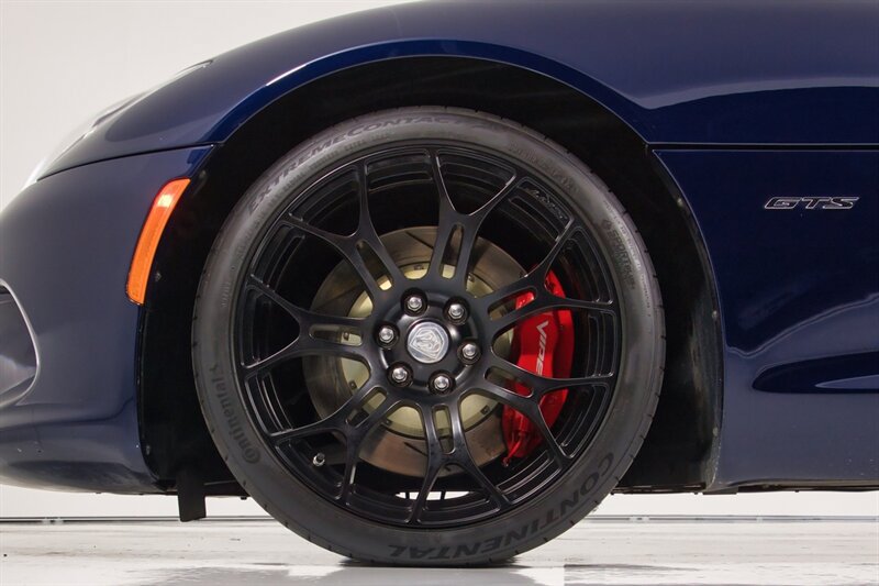 Used 2014 SRT Viper GTS w/ GTS Laguna Interior Package RWD image 8